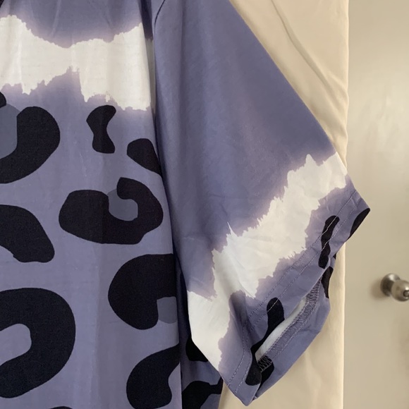 V neck maxi dress. Purple, white & black short sleeve leopard print. New in bag - Picture 4 of 8